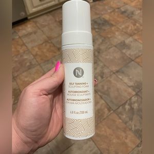 Neora self tanning and sculpting foam